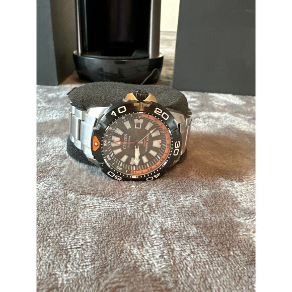 Citizen Promaster BJ7129-56E GMT Diver watch in a unique scuba tank-inspired box - Picture 5 of 10